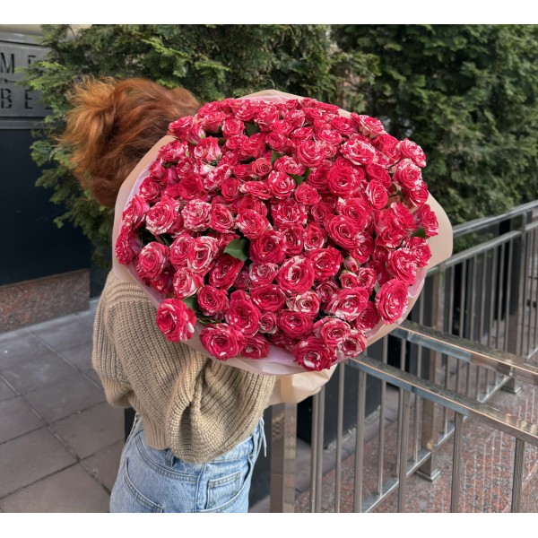 35 кустовая роза Фаерворкс